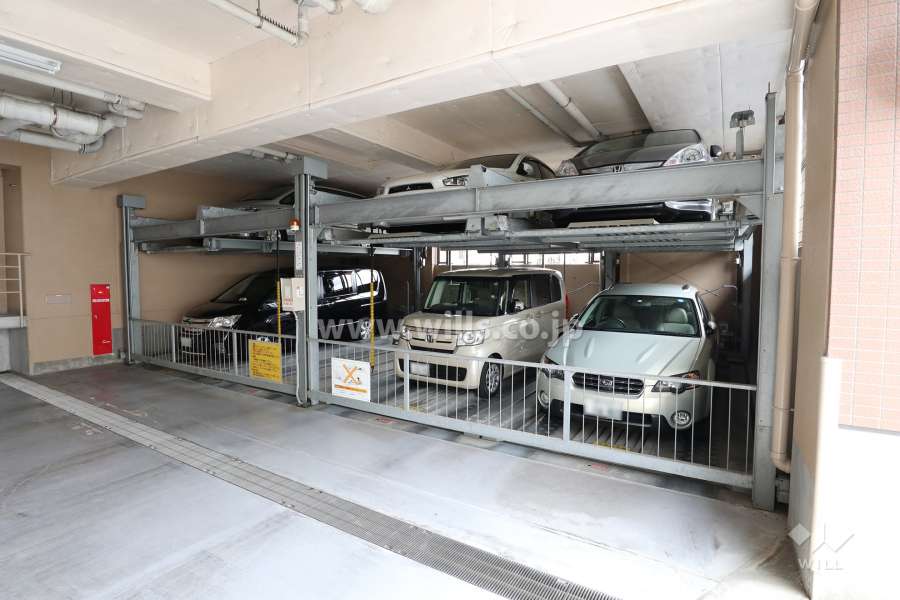 機械式駐車場は、3段式で11台分あります。(内9台はRV車も駐車可　※サイズ制限有り)