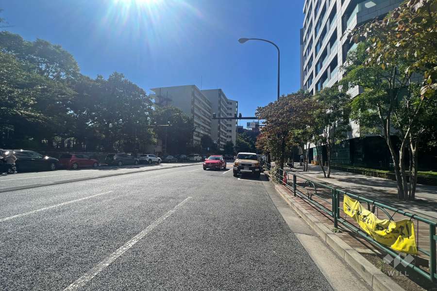 敷地東側の前面道路