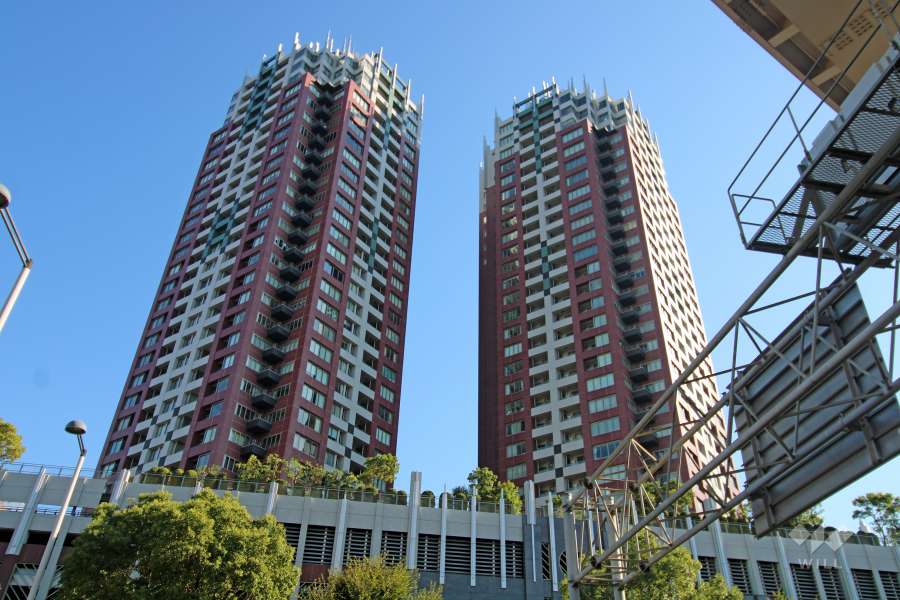 ザ・タワーズ台場　ウエスト棟の外観（北西側から）