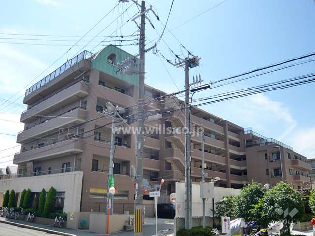 外観（北西側から見る）