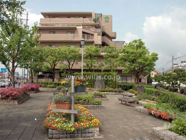 敷地の東側は緑地スペース（公園）になっています。