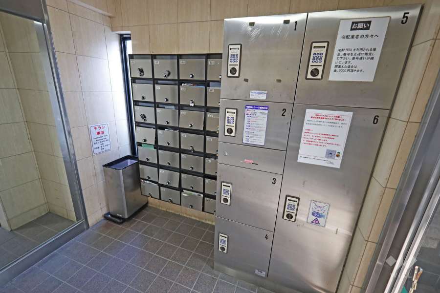 宅配ボックスと共用ポスト