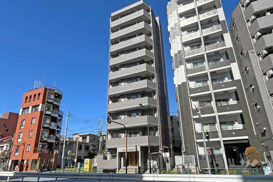 スカイコート高田馬場第6の外観（南東側から）