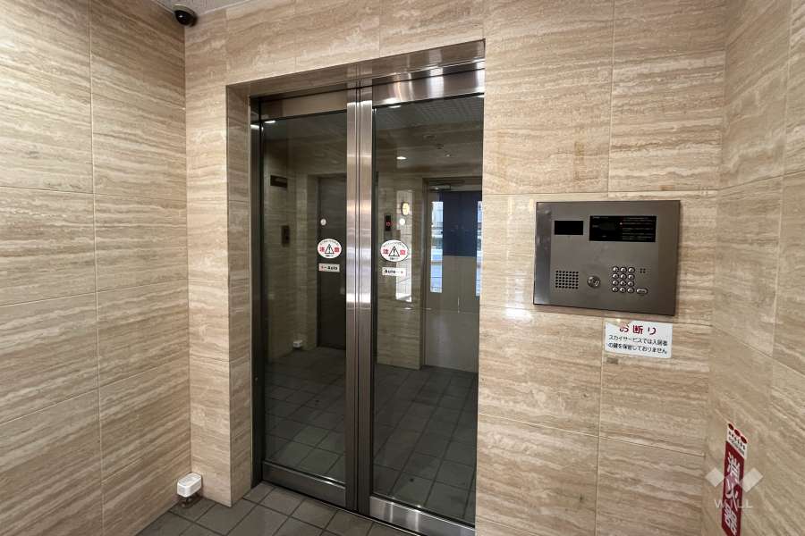 エントランスはオートロック付きです。