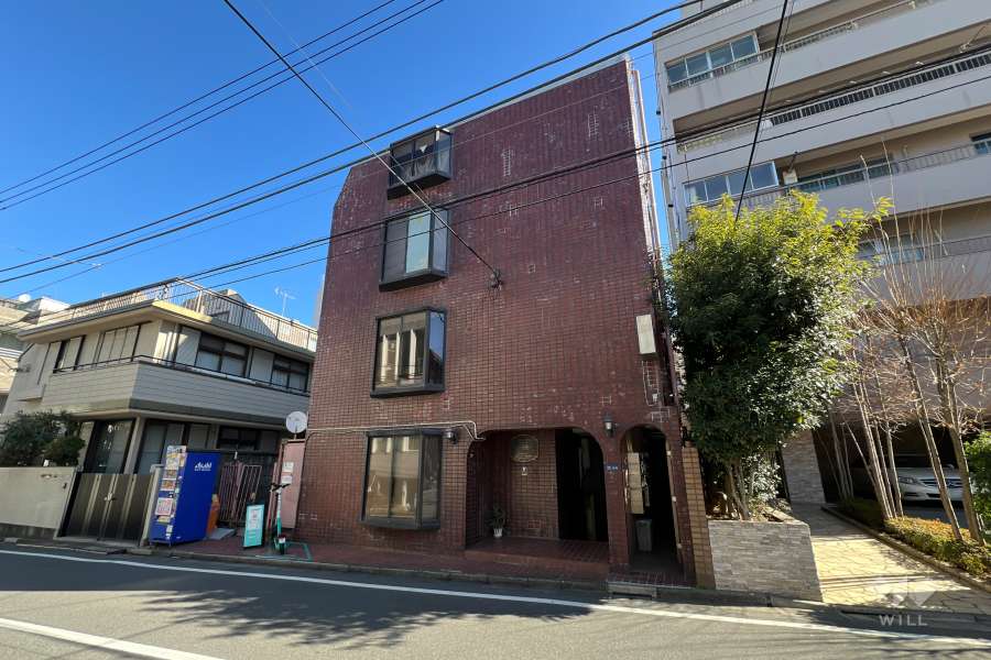 メゾンドバルセルの外観（西側から）