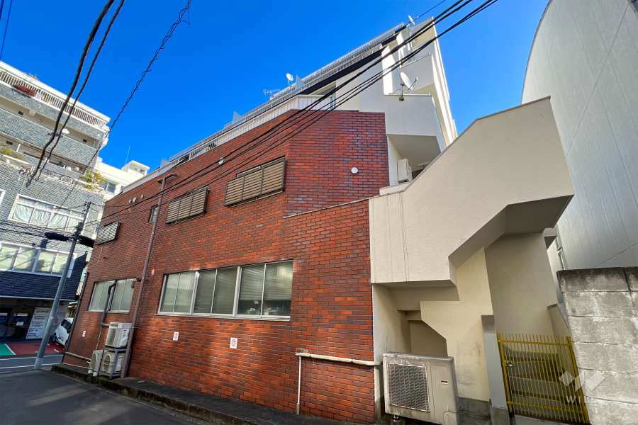 メゾン目白の外観（南西側から）