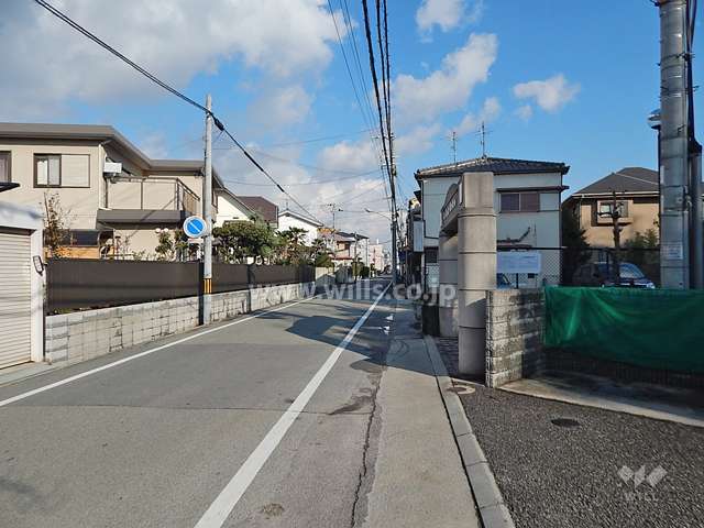 敷地北側の前面道路