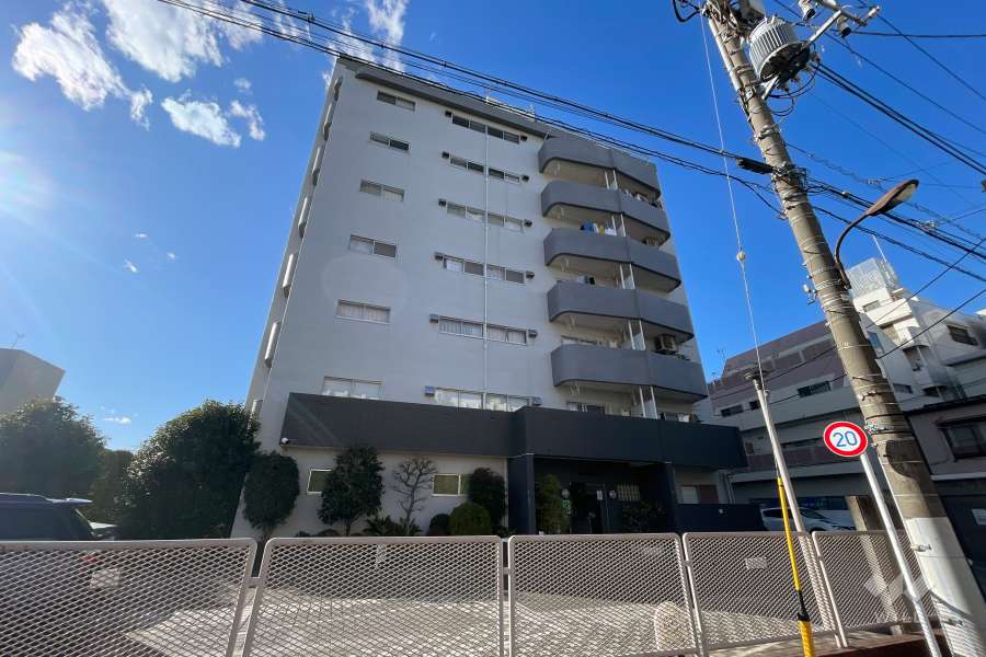 落合マンションの外観（南東側から）