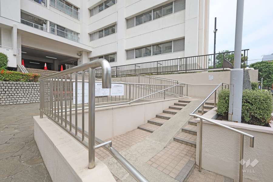 エントランスアプローチ（東側）