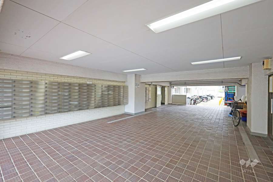 エントランスホール（西側）