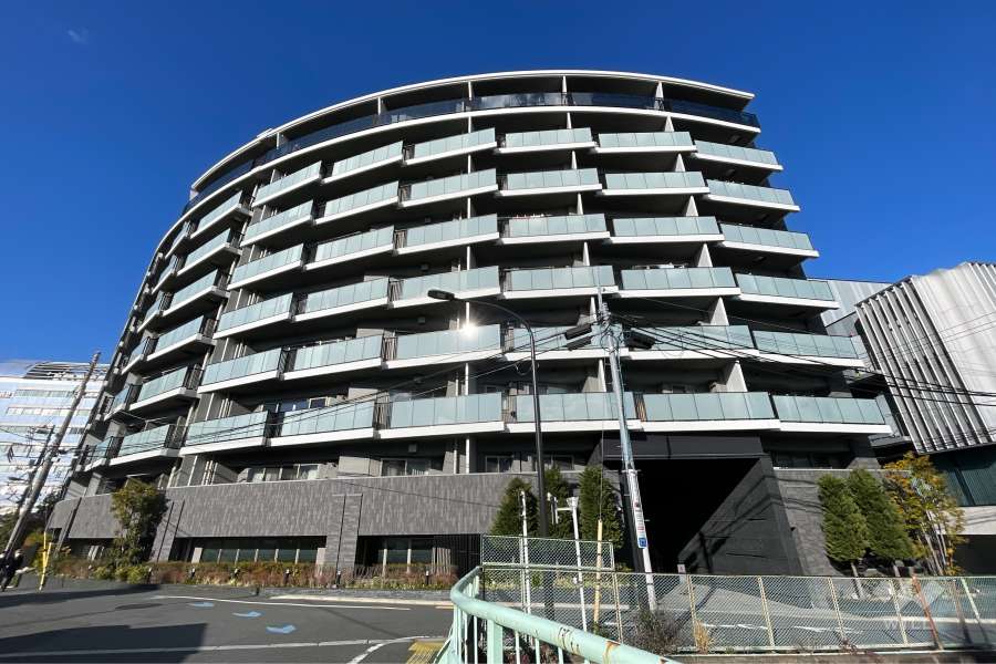 プラウド高田馬場の外観（南西側から）