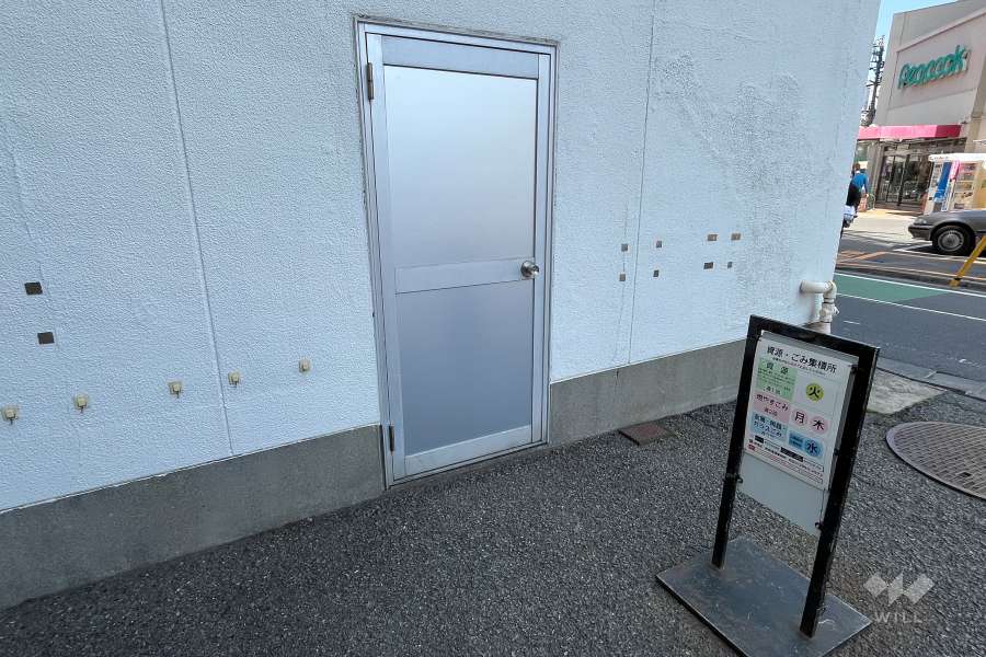 ゴミ置場の入り口
