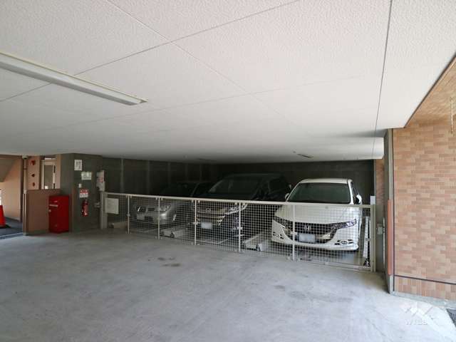 敷地内駐車場（屋内機械式）