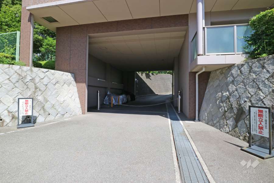 駐車場の出入り口