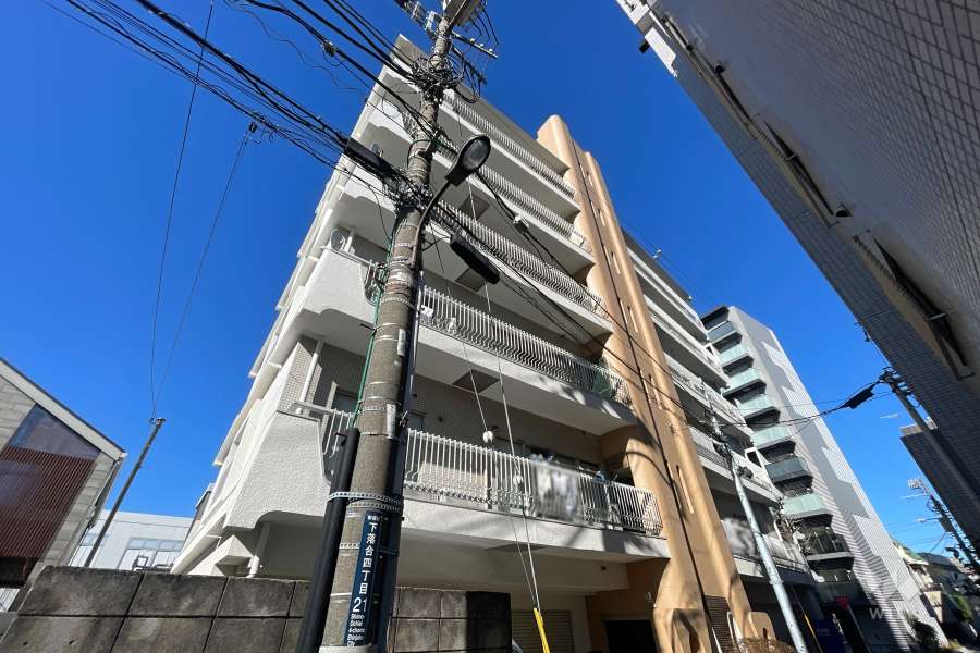 メゾンドール三由の外観（南東側から）