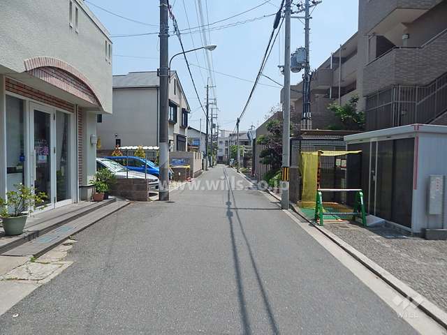 敷地南側の前面道路