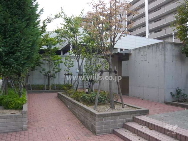 駐輪場へのアプローチ