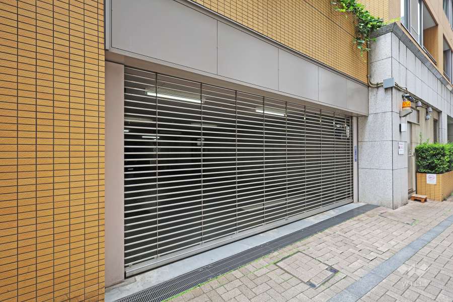 駐車場の出入り口（リングシャッター付き）　