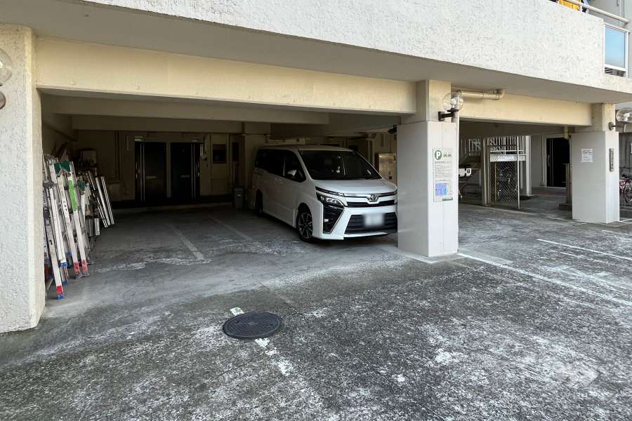 敷地内駐車場（屋内平面式）