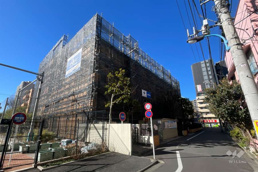 ライオンズマンション新宿原町の外観（北東側から）