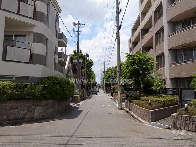 周辺は、区画の整った閑静な住宅地です。