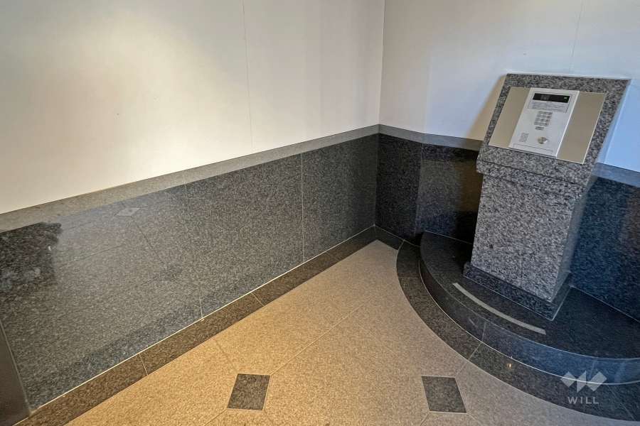 エントランスはオートロック付きです。