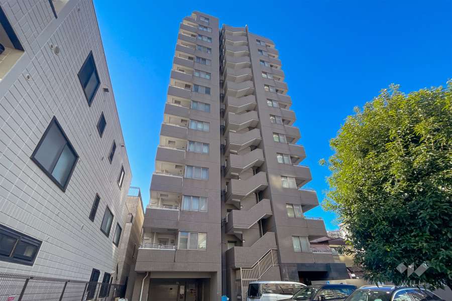 グランディ市谷柳町の外観（北東側から）