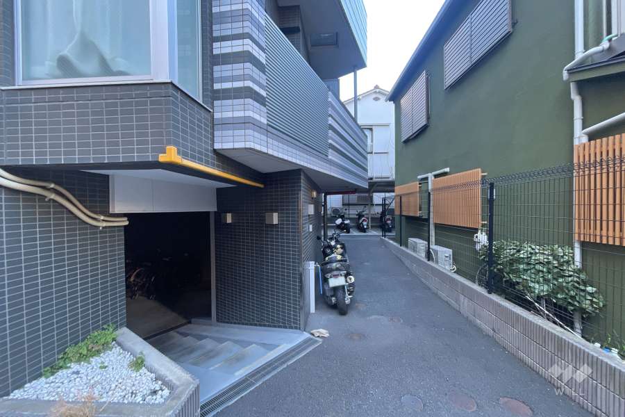 駐輪場の出入口