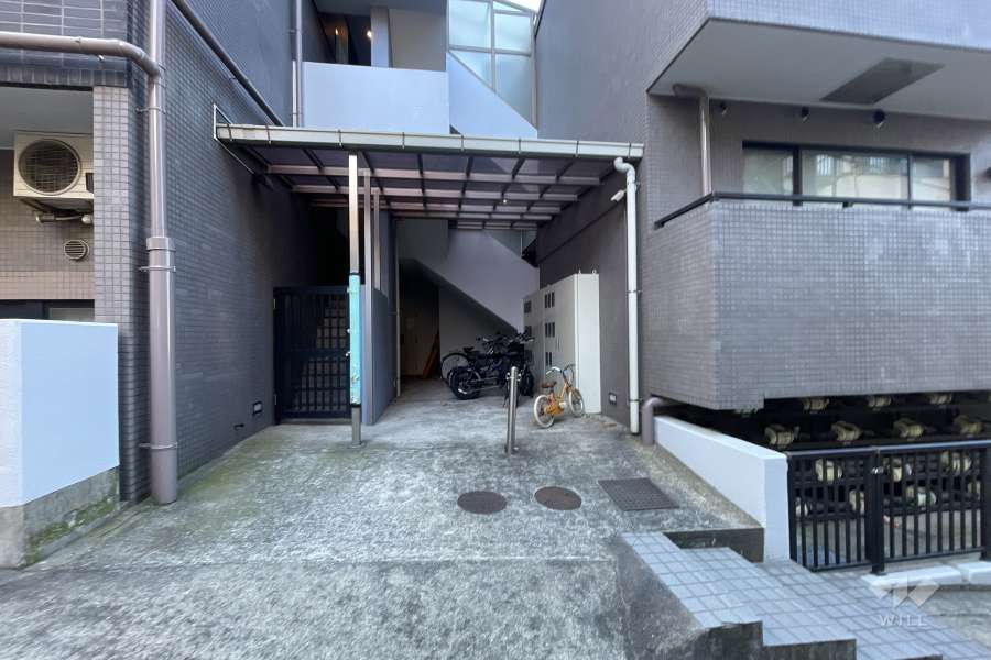 駐輪場（屋根付き）