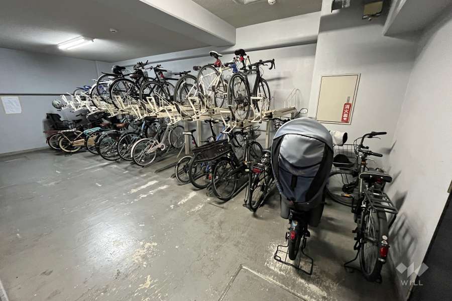 屋内に設けられた駐輪場