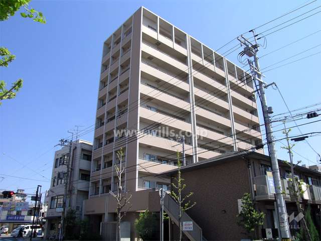 フェアリーコート伊丹西台の外観（南西側から）