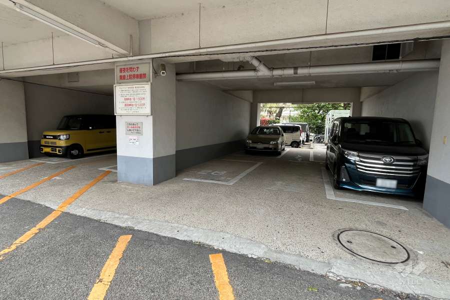 敷地内駐車場（屋内平面式）