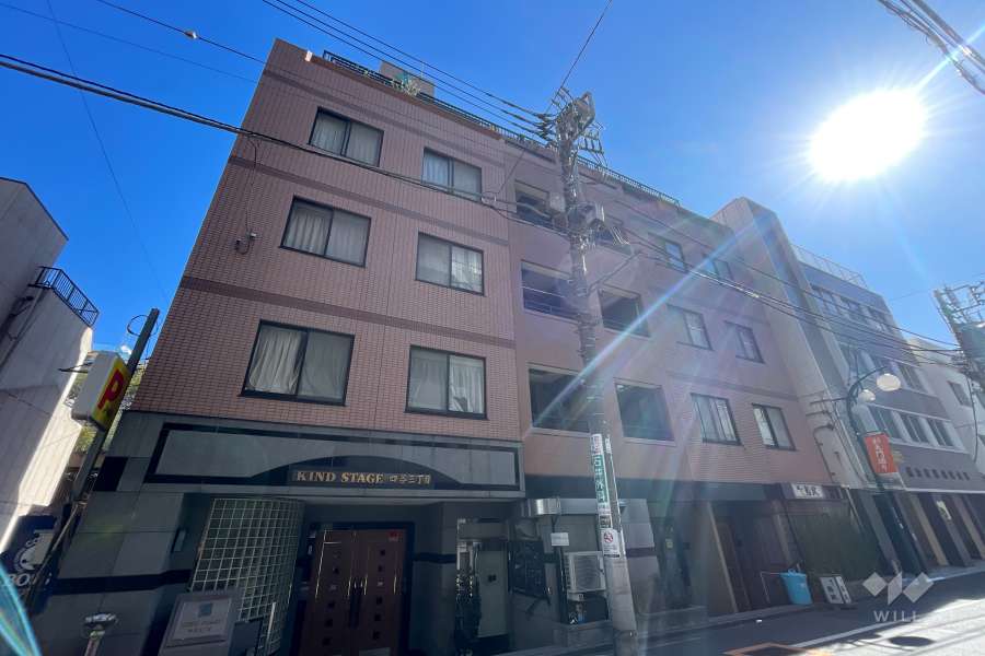 カインドステージ四谷三丁目の外観（北西側から）