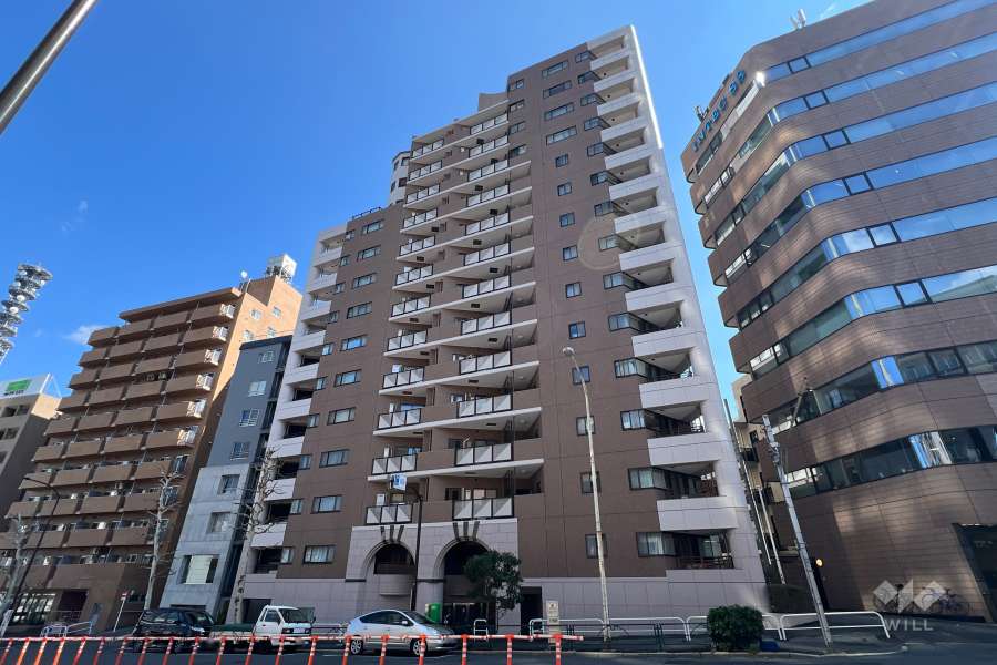 フリーディオ四谷三丁目の外観（北西側から）