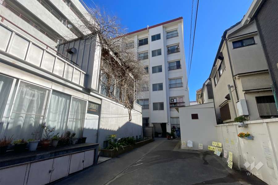 高田馬場第二ローヤルコーポの外観（南西側から）　　