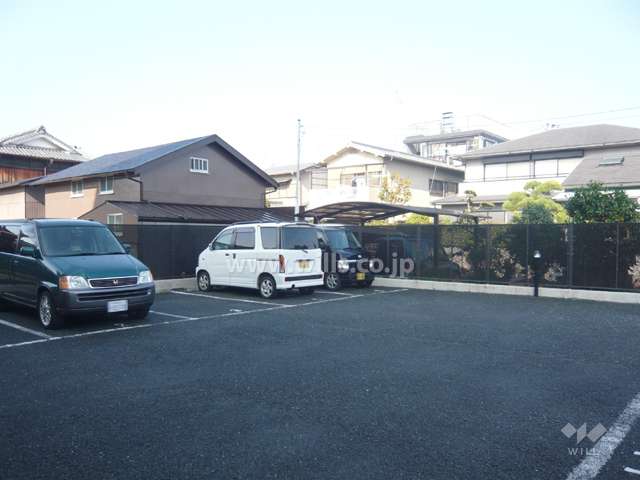 敷地内駐車場（屋外平面式）