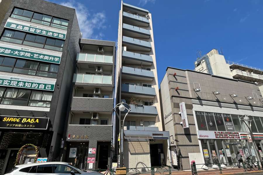 高田馬場西商店街ビルの外観（南西側から）