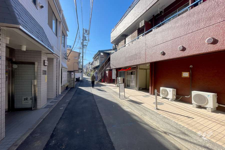 敷地東側の前面道路