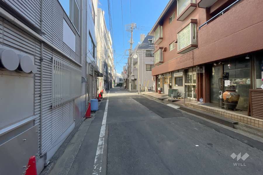 敷地北側の前面道路