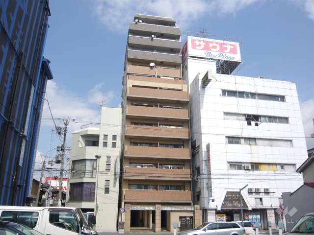 アルテ尼崎の外観（南側から）