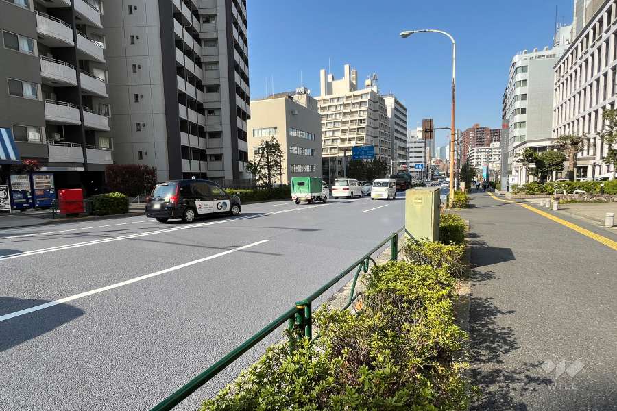 敷地南東側の前面道路
