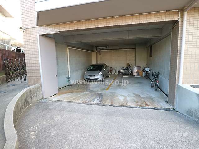 敷地内駐車場（屋内平面式）