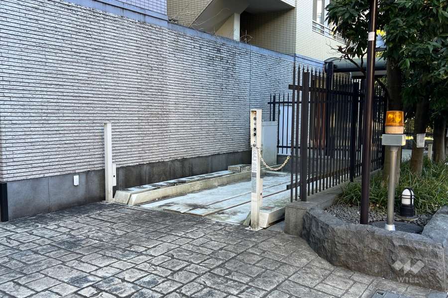 敷地内駐車場（屋外機械式）