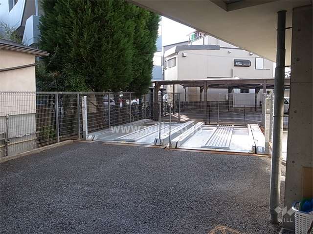 屋外機械式駐車場