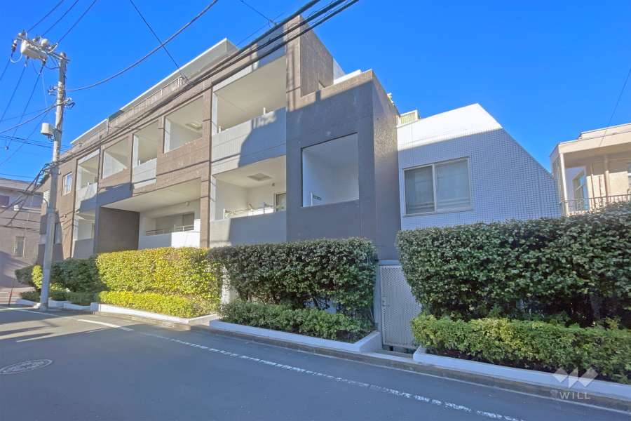 アクティス高田馬場４丁目の外観（東側から）