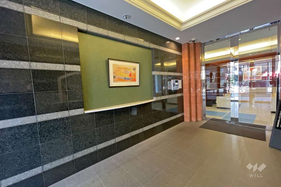 エントランスはオートロック付きです。