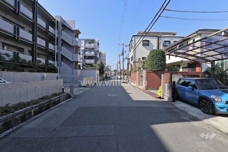 敷地北側の前面道路