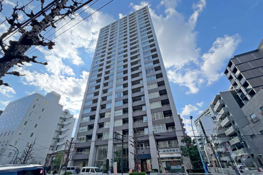 新宿山吹アインスタワーの外観（東側から）