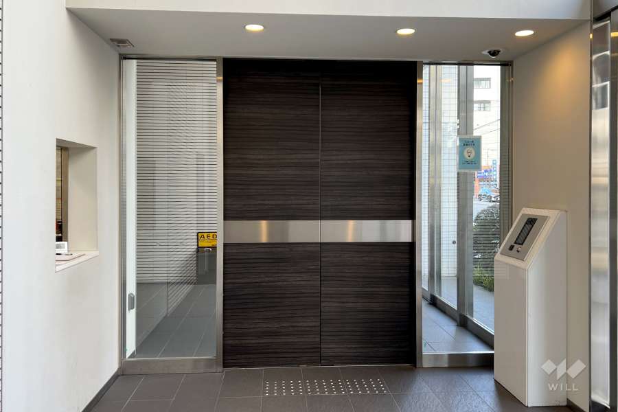 エントランスはオートロック付きです。