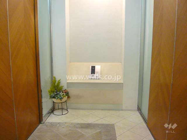 エントランスにはオートロックが付いています